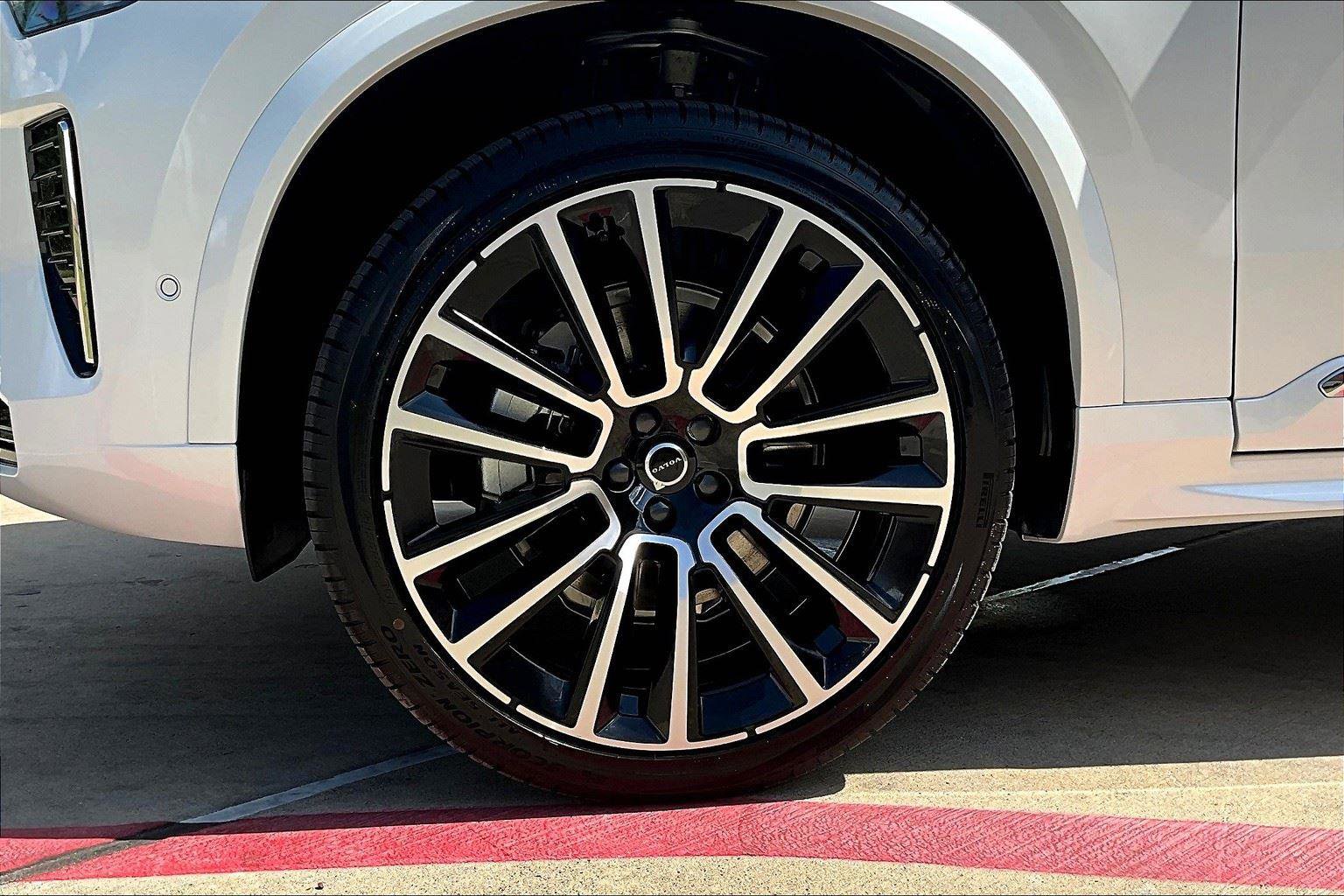 New 2026 Volvo XC90 B6 Ultra w/ Protection Package Premier image 29