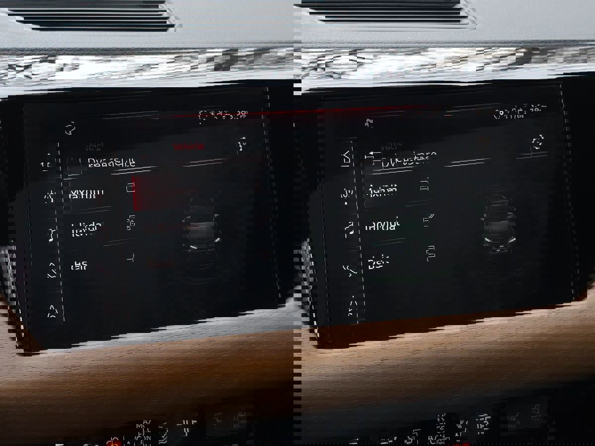 Used 2022 Audi e-tron GT Premium Plus image 42