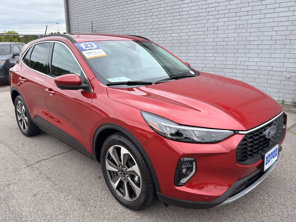 Certified 2023 Ford Escape Platinum image 2