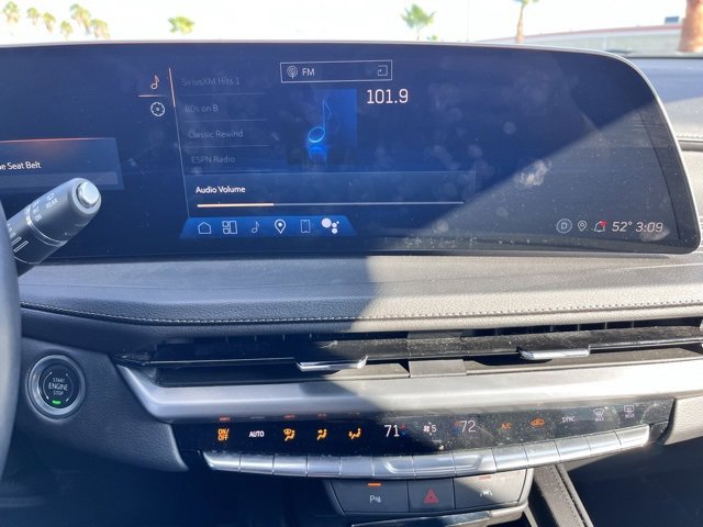 Used 2025 Cadillac XT4 Premium Luxury image 13