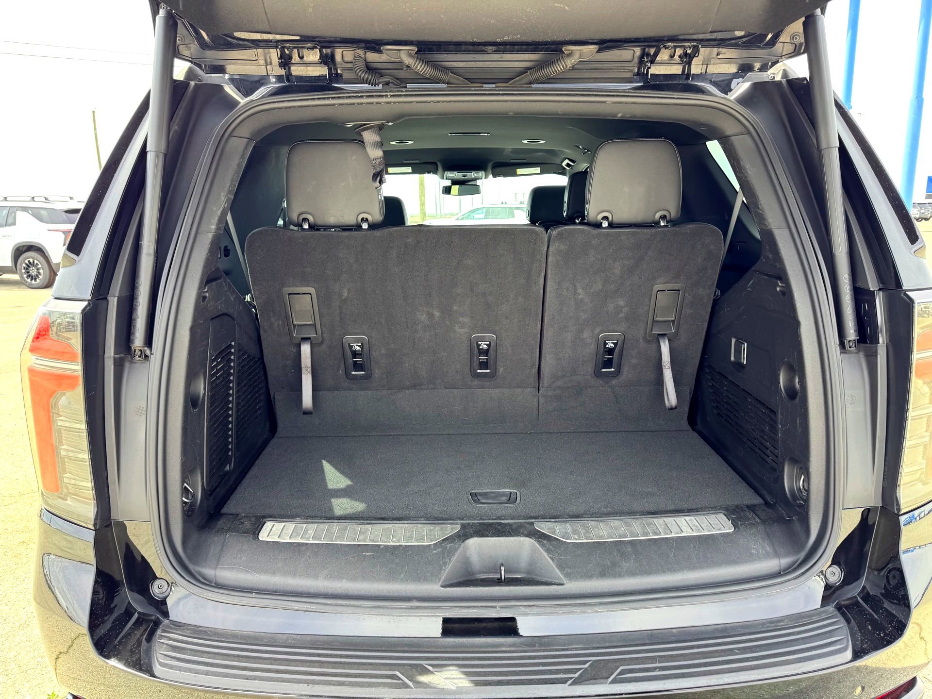 Used 2025 Chevrolet Tahoe Z71 image 8