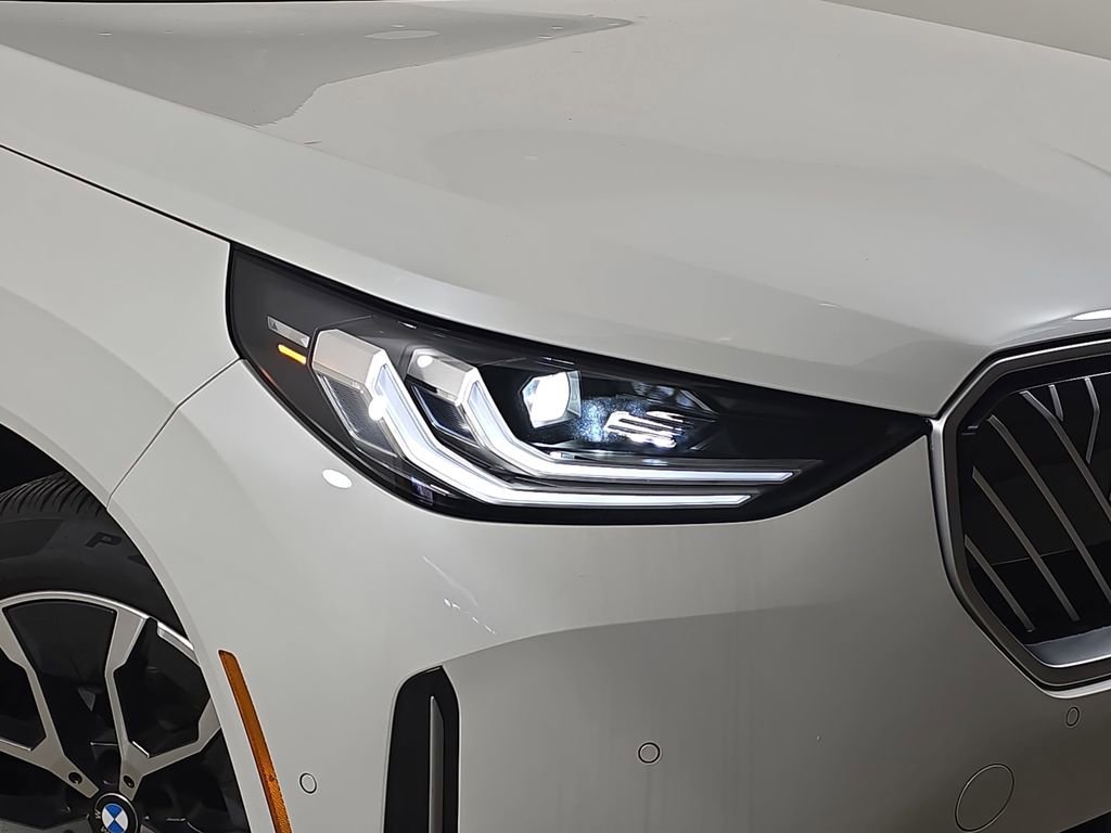 Used 2025 BMW X3 xDrive30i w/ Premium Package image 35