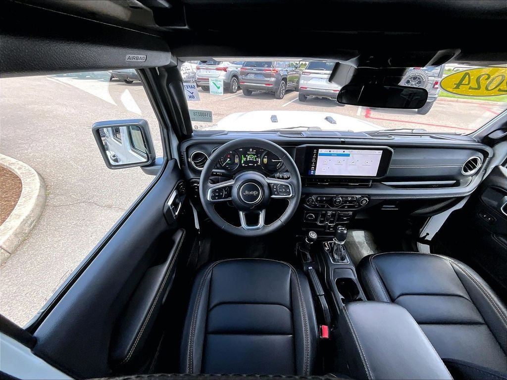Used 2024 Jeep Wrangler Unlimited Sahara AWD/4WD image 17