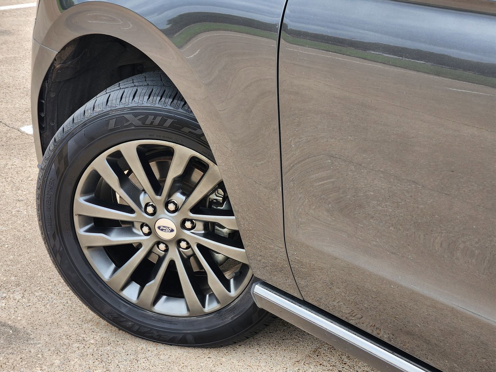 Used 2021 Ford Expedition Limited image 17