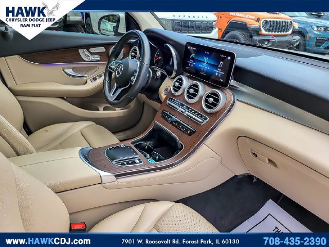 Used 2021 Mercedes-Benz GLC 300 4MATIC w/ Premium Package image 32