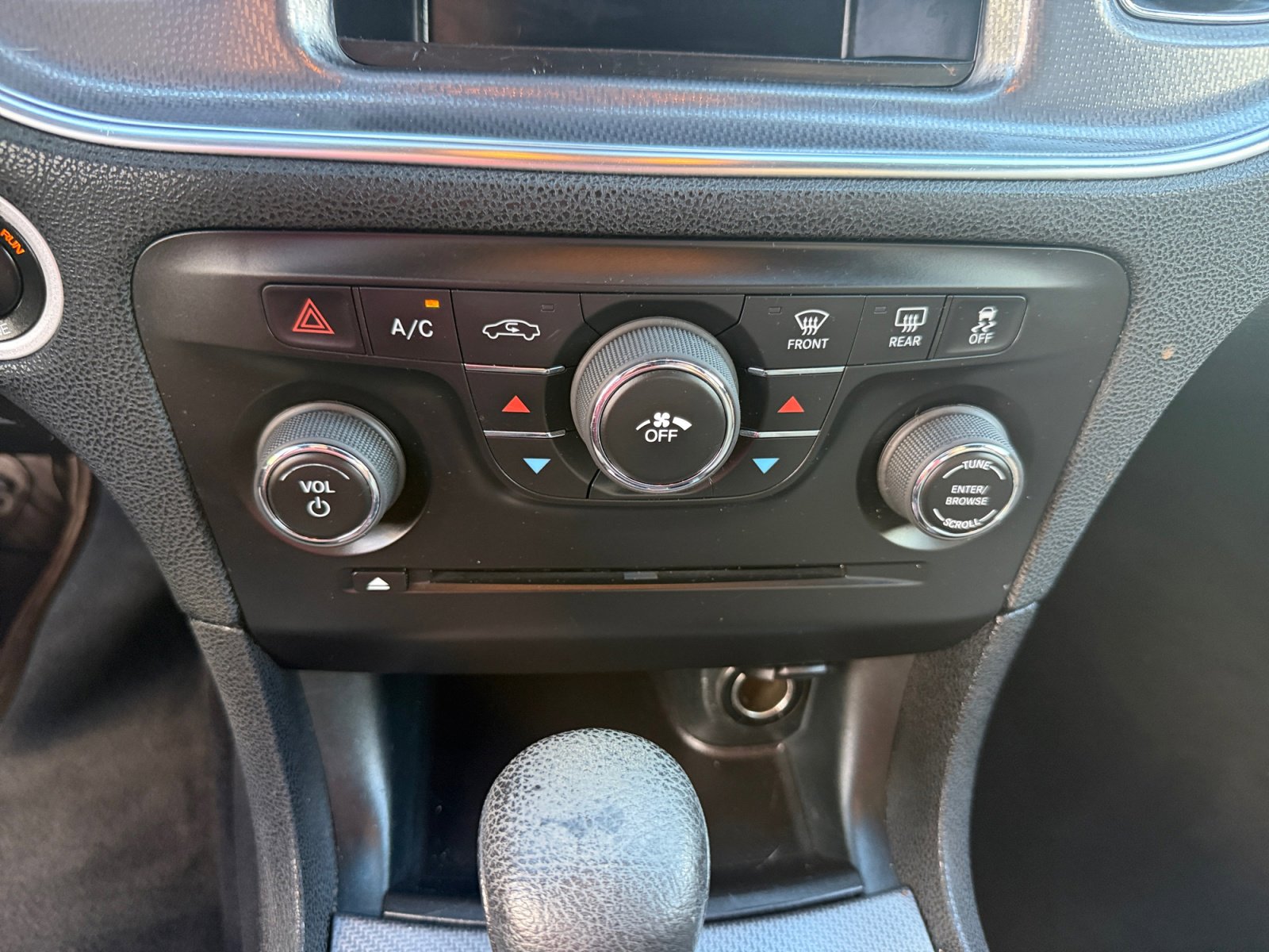 Used 2014 Dodge Charger SE image 25