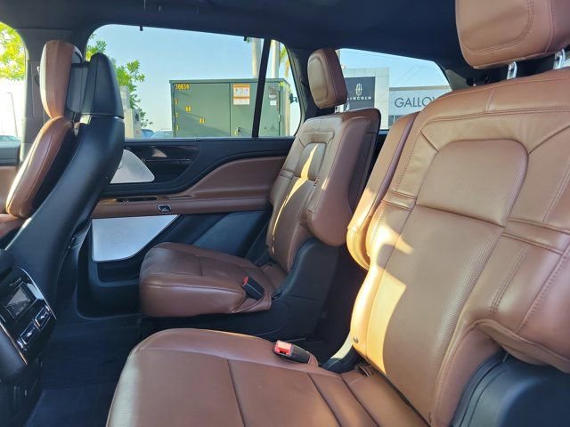 Certified 2021 Lincoln Aviator Reserve w/ Equipment Group 202A AWD/4WD image 16