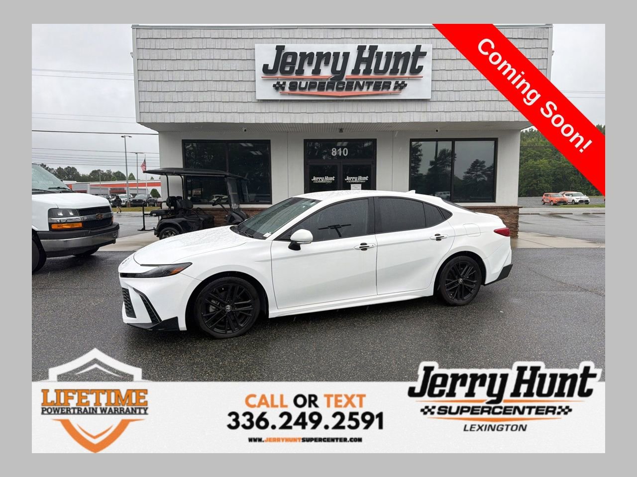 Used 2025 Toyota Camry SE w/ Convenience Package FWD image 1