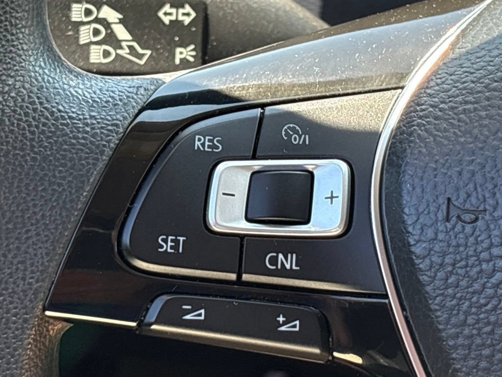 Used 2015 Volkswagen Jetta SE FWD image 18