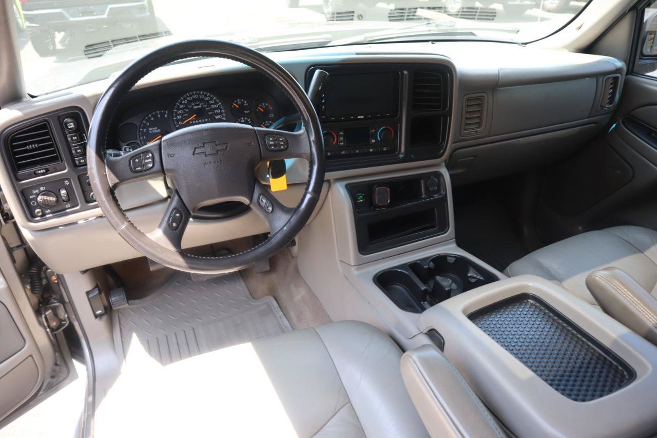 Used 2006 Chevrolet Silverado 1500 LT w/ Onstar Plus Package AWD/4WD image 13