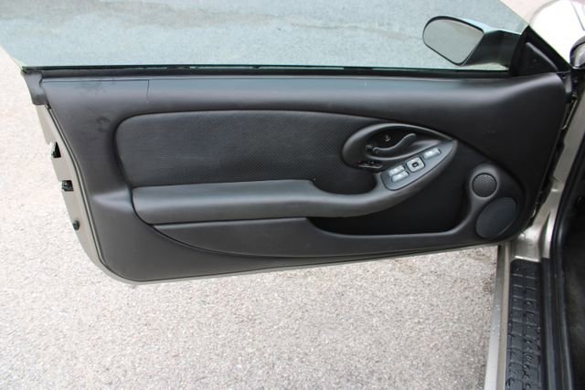 Used 2001 Pontiac Firebird Formula w/ Protection Group RWD image 12