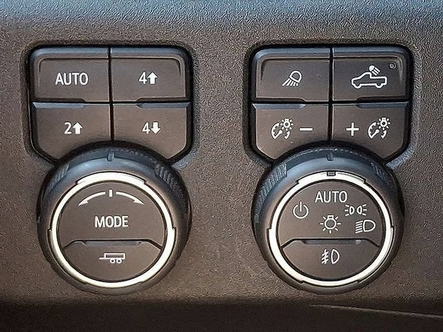 Used 2024 Chevrolet Silverado 2500 LTZ AWD/4WD image 28