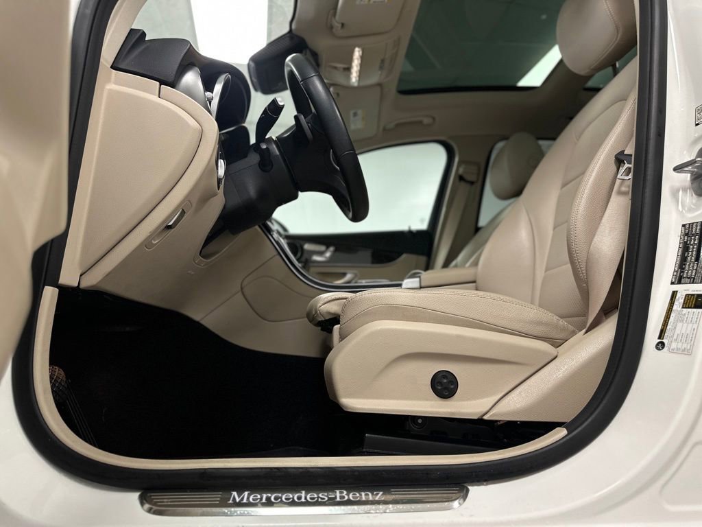 Used 2021 Mercedes-Benz GLC 300 image 16