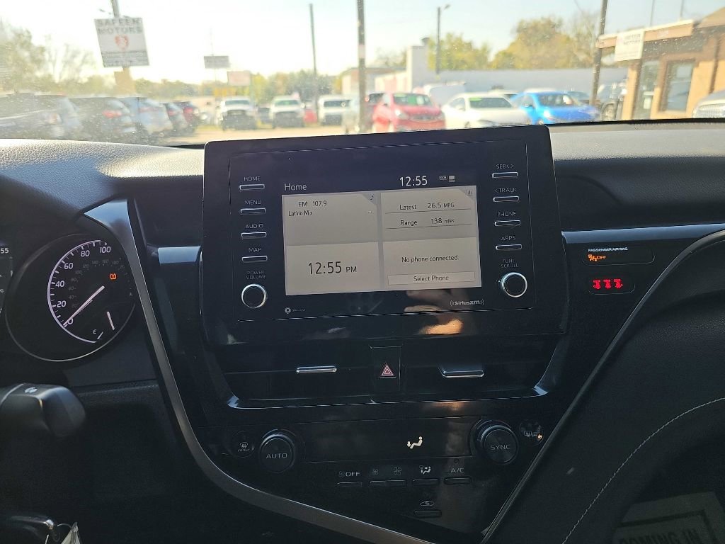 Used 2022 Toyota Camry SE image 25