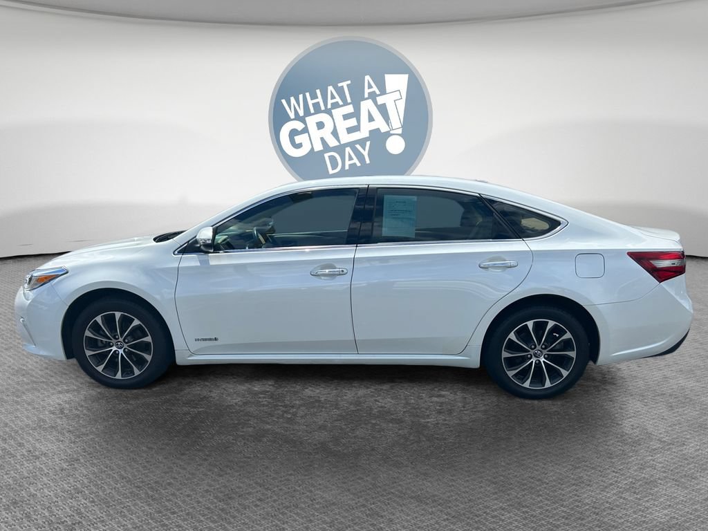 Used 2018 Toyota Avalon XLE Premium w/ Carpet Mat Package FWD image 7