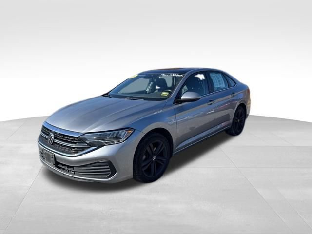 Used 2022 Volkswagen Jetta SE image 3