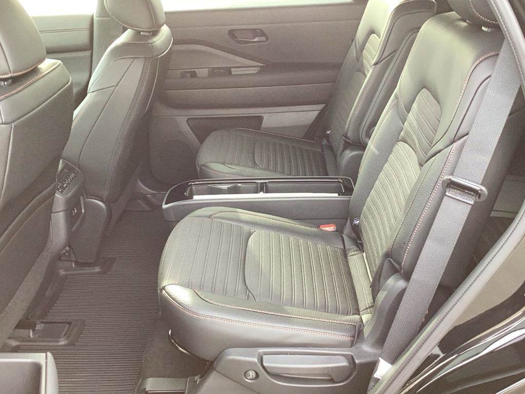 New 2025 Nissan Pathfinder Rock Creek image 11