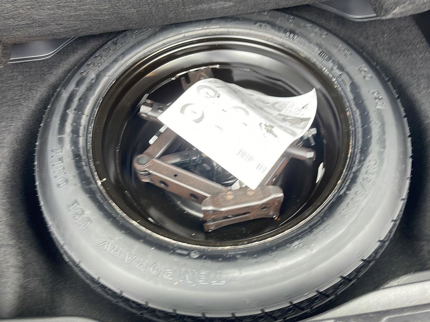 Used 2019 Jeep Cherokee Limited AWD/4WD image 36