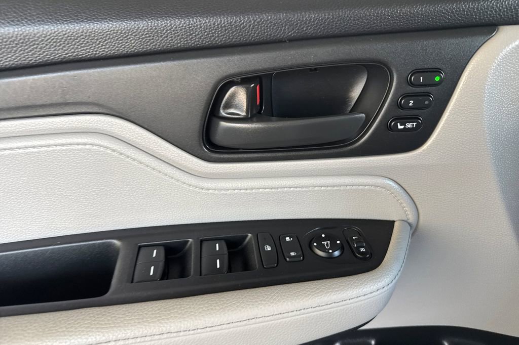 Used 2018 Honda Odyssey EX-L image 10