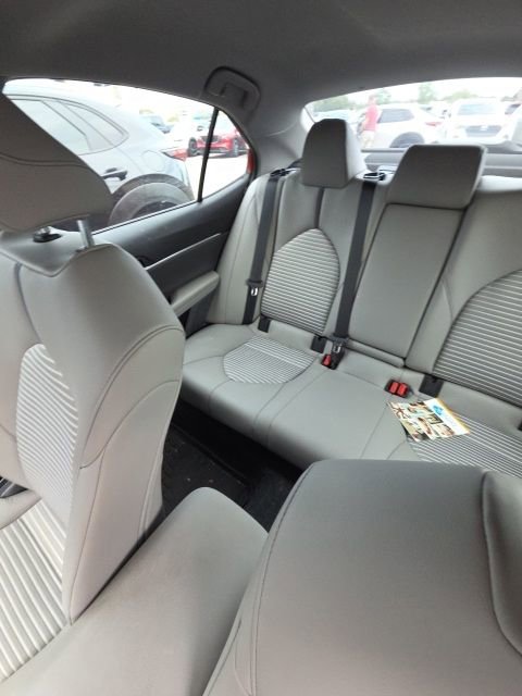 Used 2024 Toyota Camry SE w/ Cold Weather Package FWD image 13