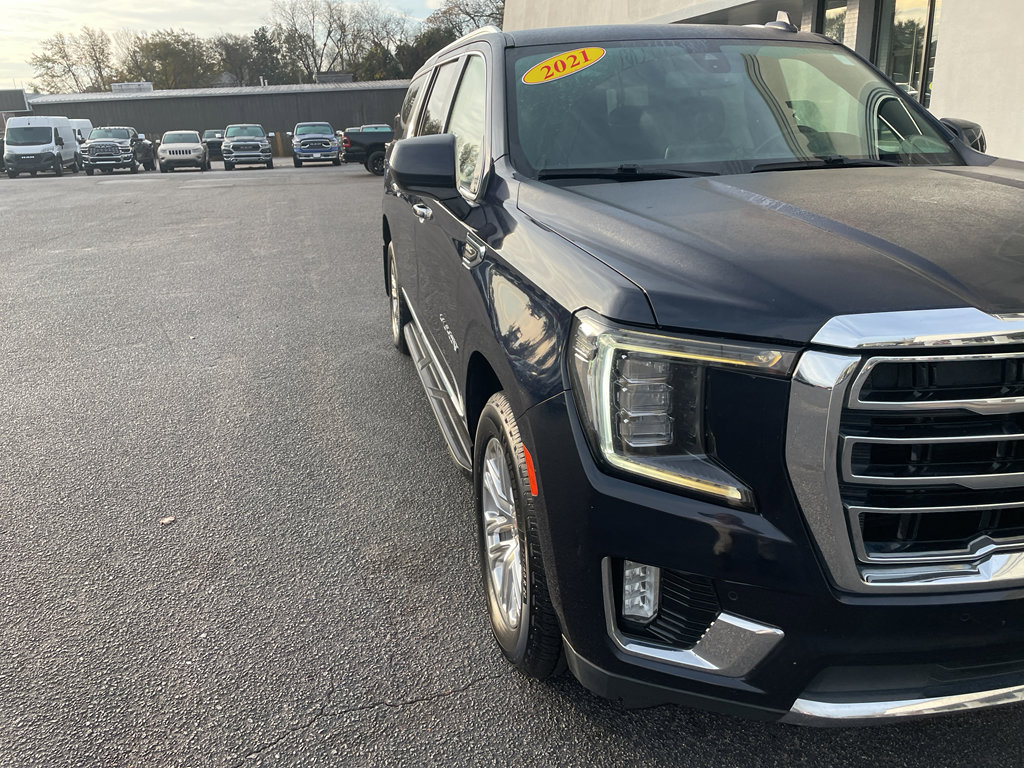 Used 2021 GMC Yukon XL SLT image 2