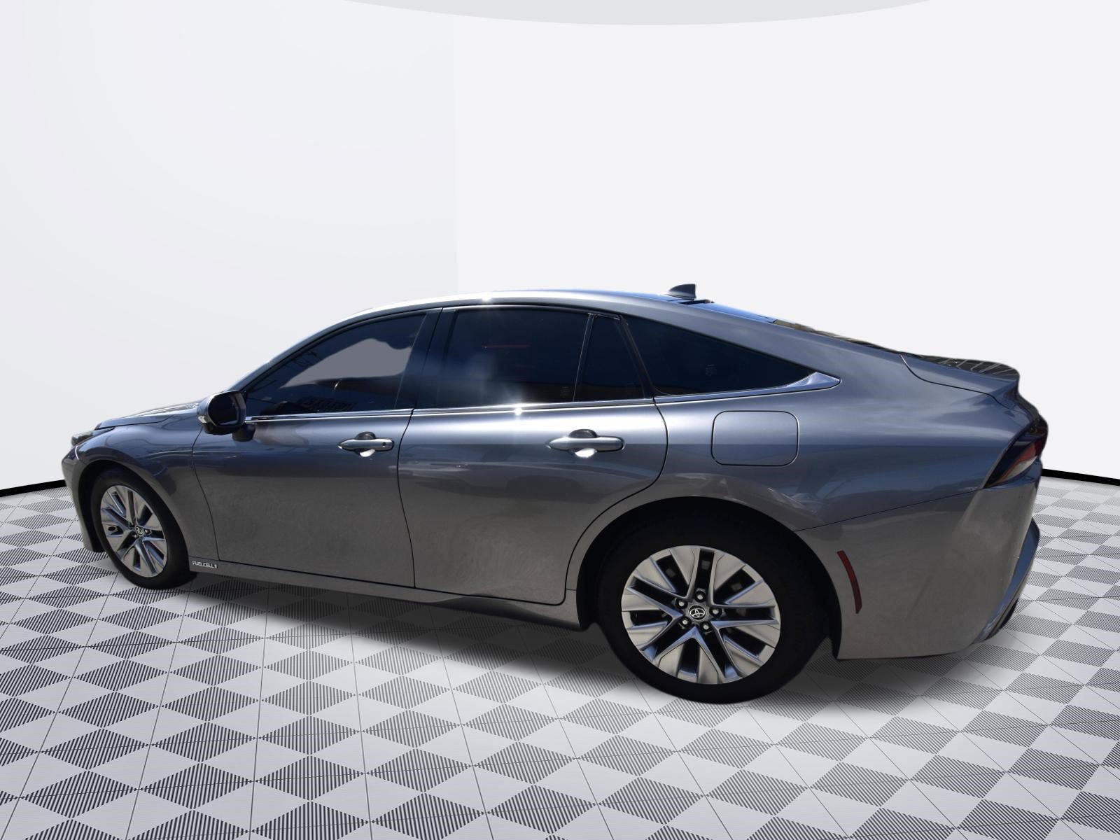 Used 2023 Toyota Mirai w/ Advanced Technology Package RWD image 2