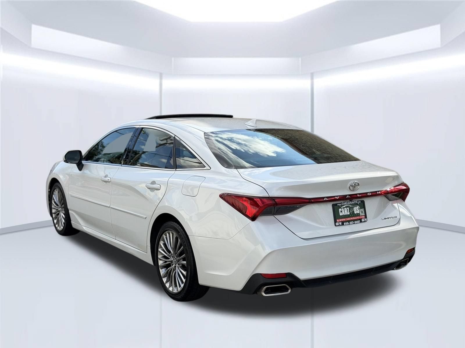 Used 2019 Toyota Avalon Limited w/ All Weather Liner Package FWD image 7