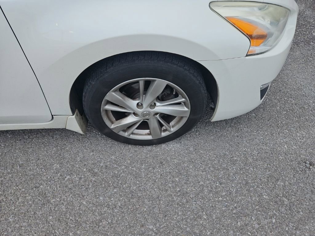 Used 2015 Nissan Altima 2.5 SL w/ Moonroof Package FWD image 10