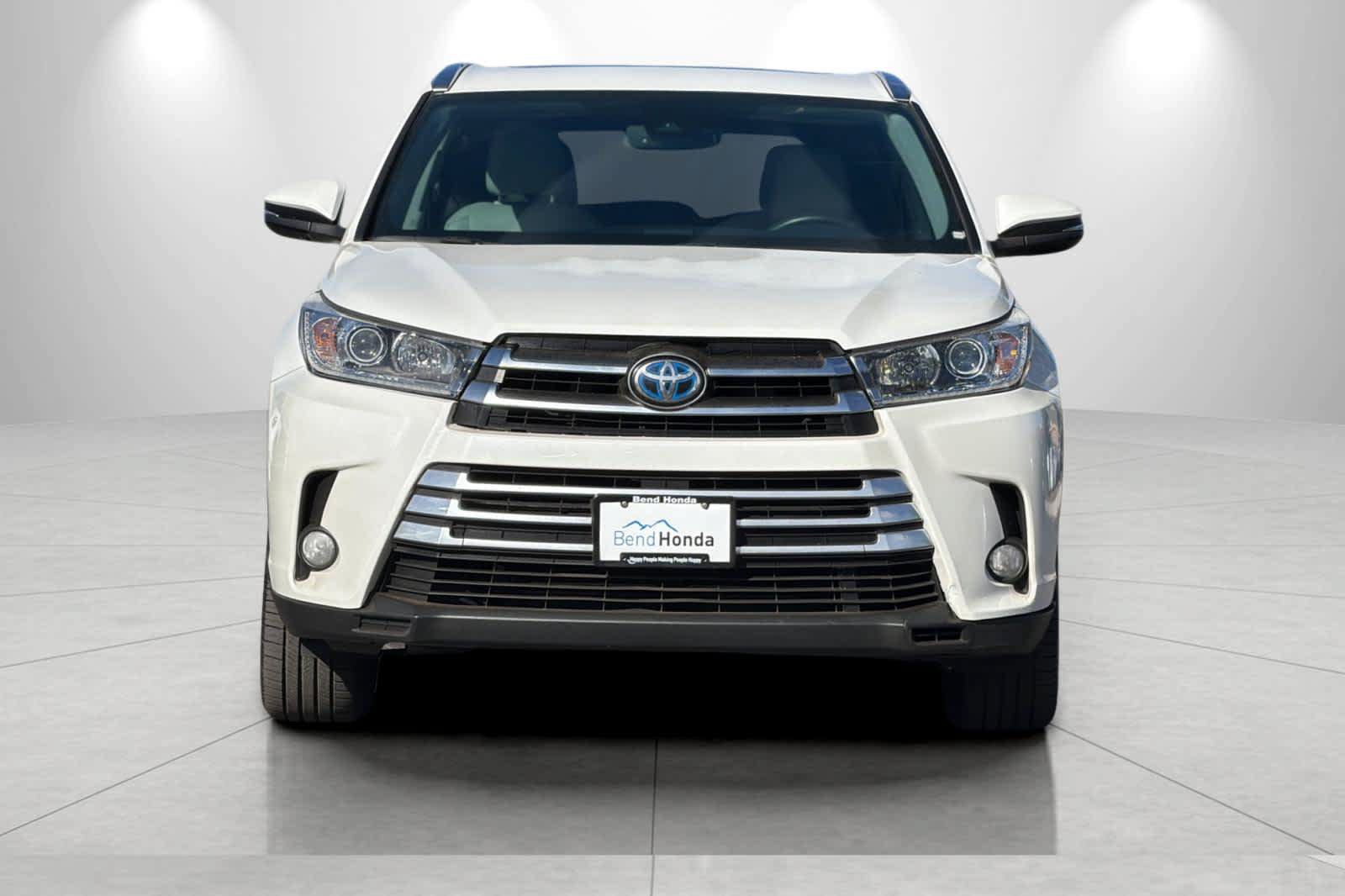 Used 2017 Toyota Highlander Limited AWD/4WD image 10