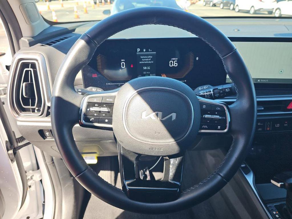 Used 2025 Kia Sorento S w/ Panoramic Sunroof Package image 18