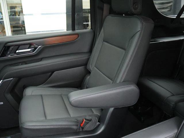 New 2026 GMC Yukon XL Denali w/ Sun & Power Step Package AWD/4WD image 13