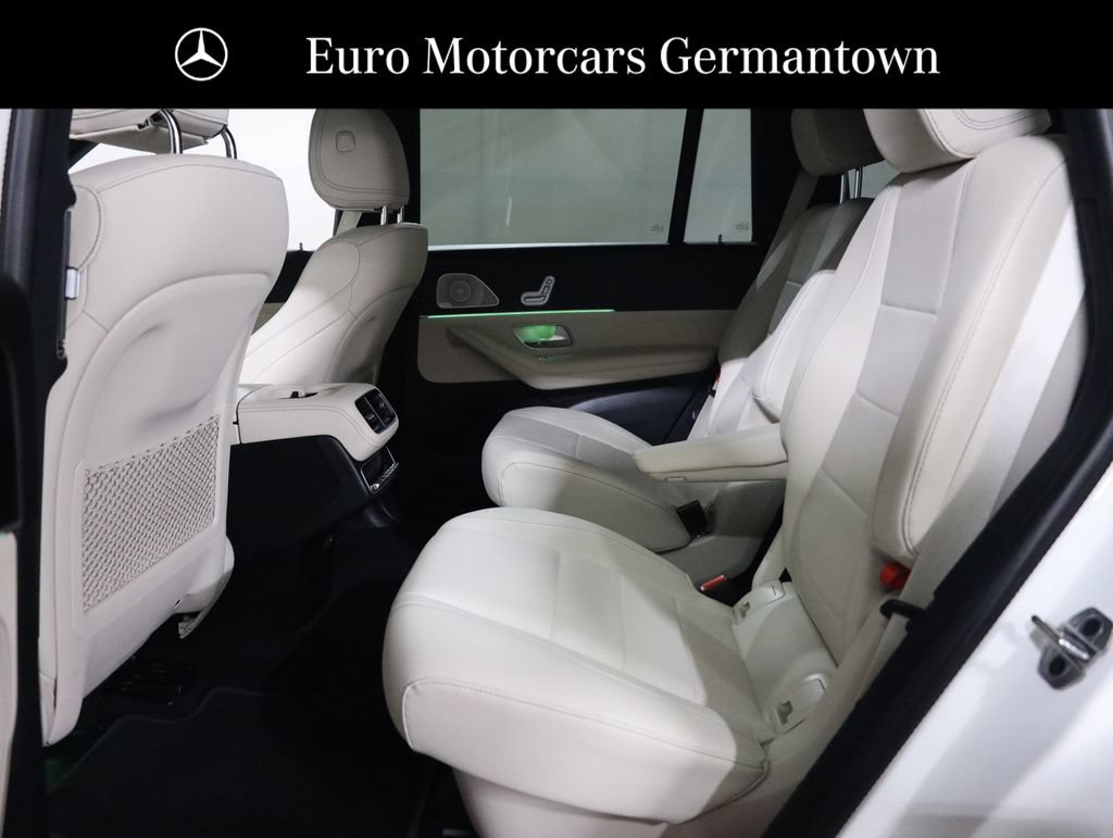 Used 2025 Mercedes-Benz GLS 450 4MATIC w/ AMG Line Exterior image 53