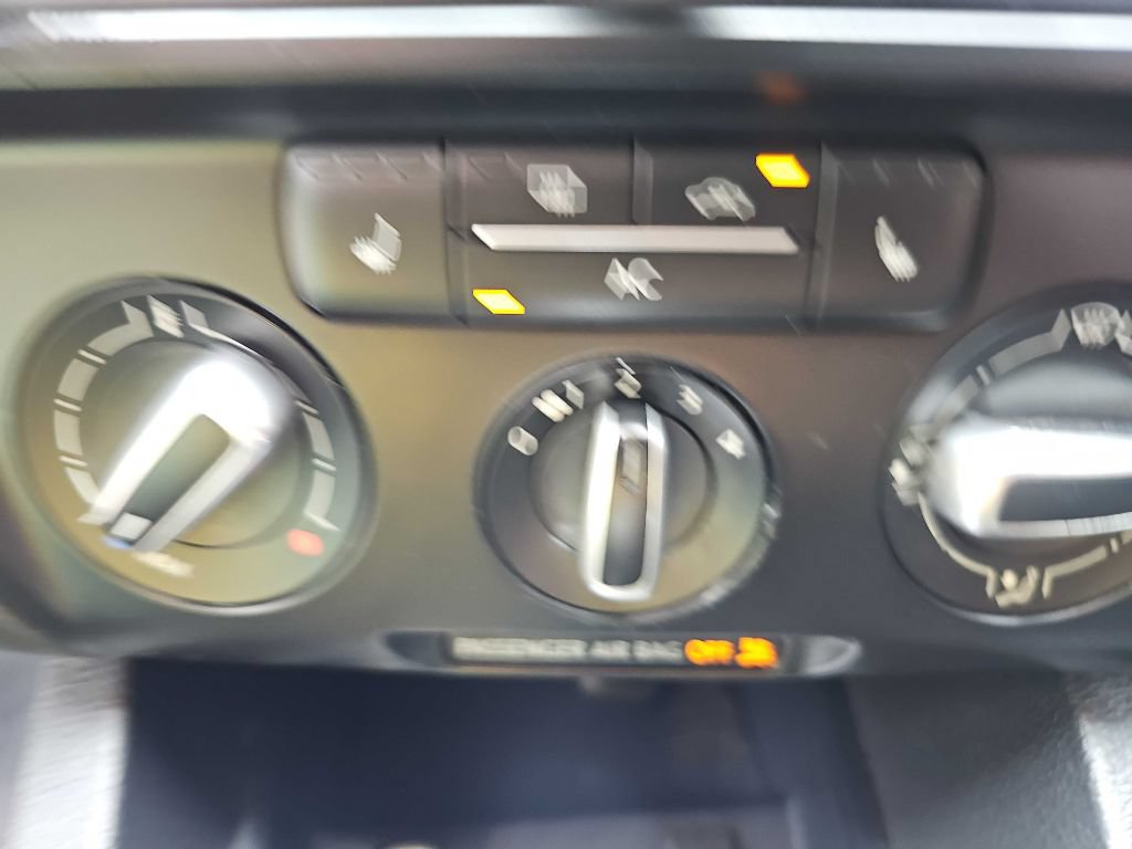 Used 2011 Volkswagen Jetta SEL FWD image 15