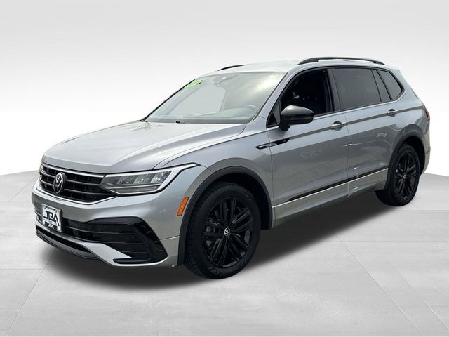 Used 2022 Volkswagen Tiguan SE R-Line image 21