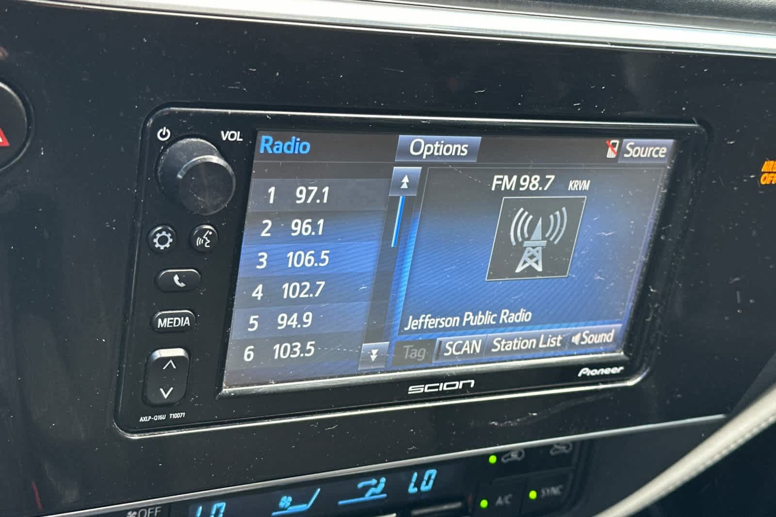 Used 2016 Scion iM FWD image 18