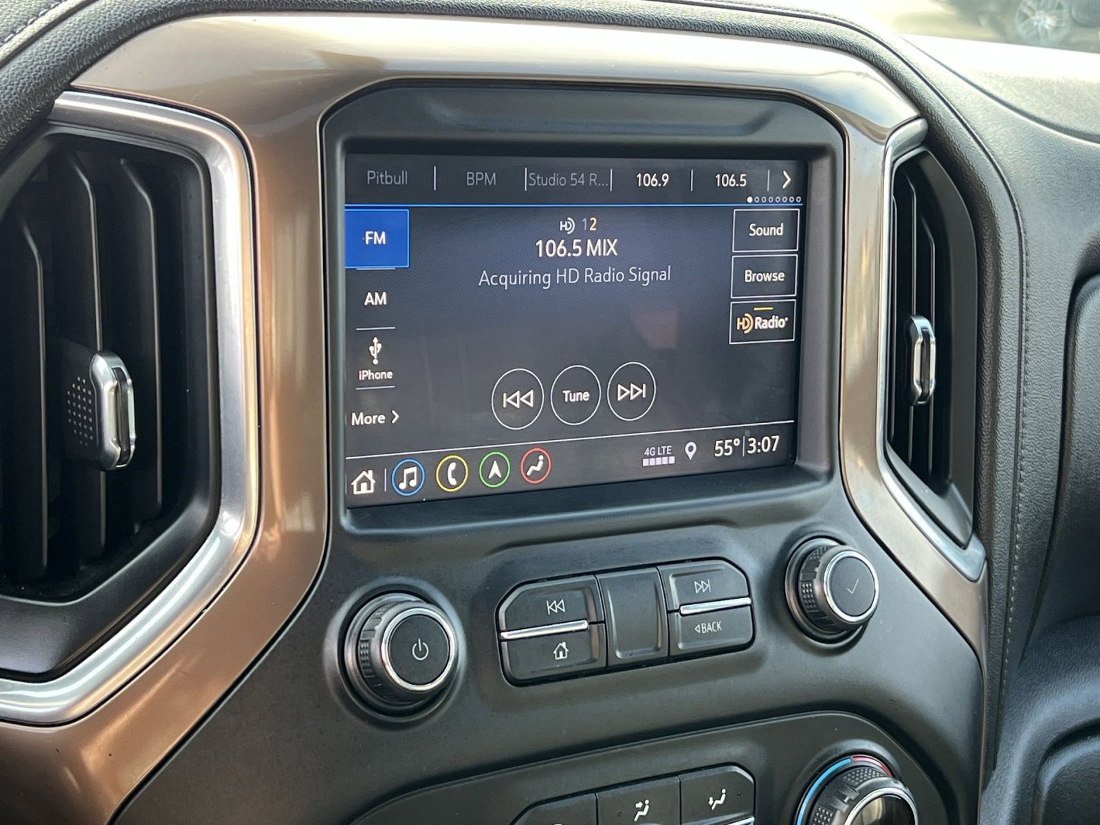 Used 2019 Chevrolet Silverado 1500 High Country w/ Z71 Off-Road Package image 18