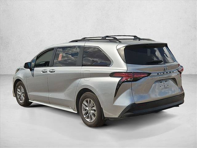 Used 2022 Toyota Sienna XLE FWD image 9