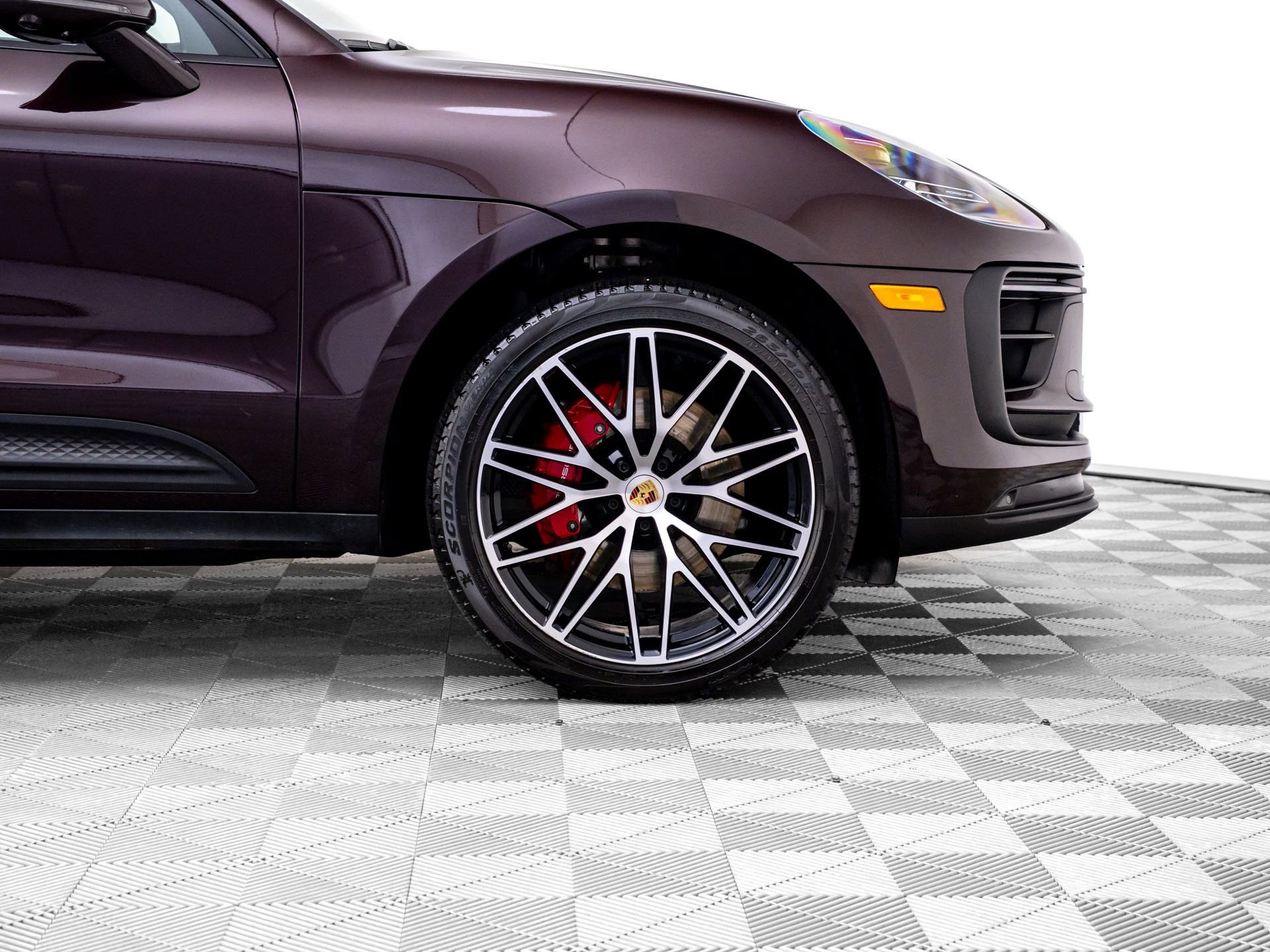 Certified 2023 Porsche Macan S AWD/4WD image 31