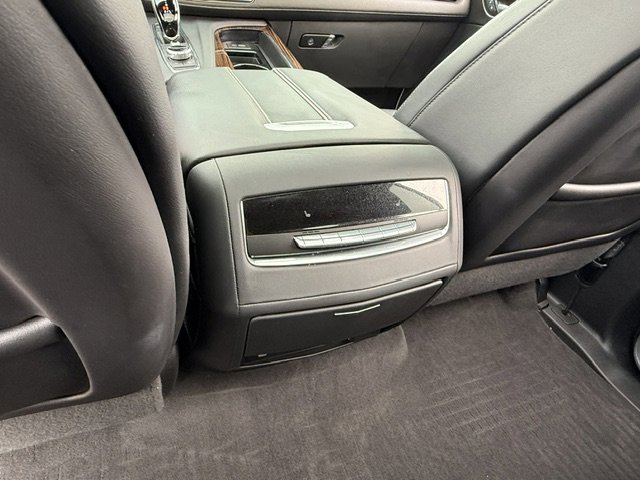 Used 2024 Cadillac Escalade Premium Luxury RWD image 28