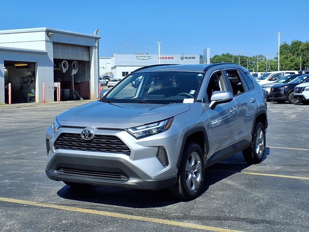 Used 2025 Toyota RAV4 XLE FWD image 2