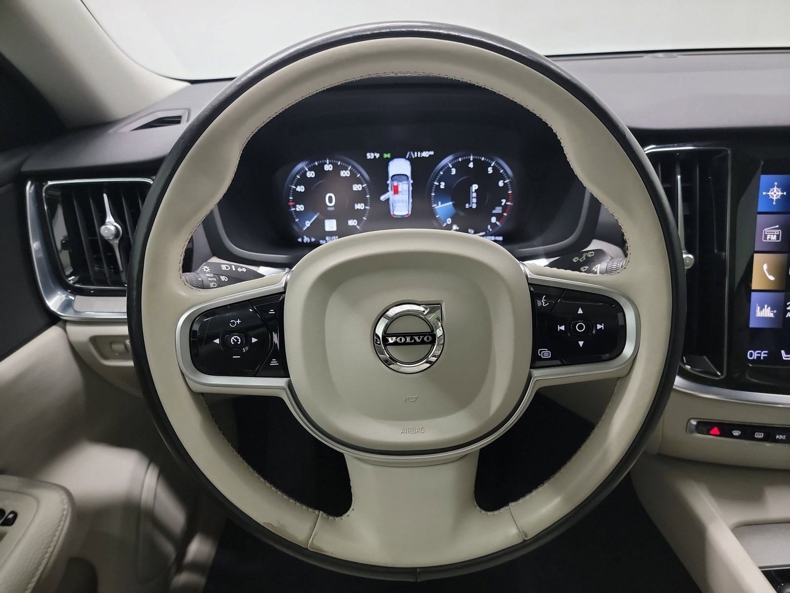 Used 2021 Volvo V60 T5 Cross Country image 17