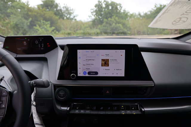 New 2027 Toyota Prius FWD image 18