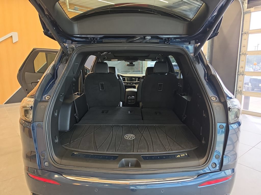 Used 2022 Buick Enclave Avenir FWD image 42