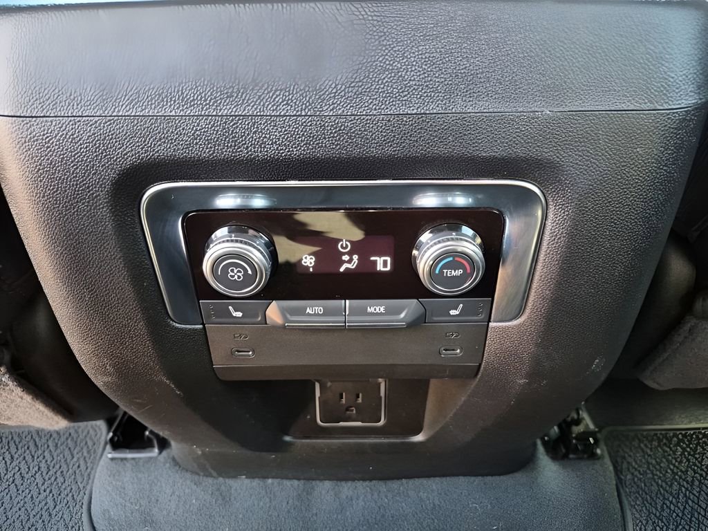 Used 2025 GMC Yukon XL Denali image 21