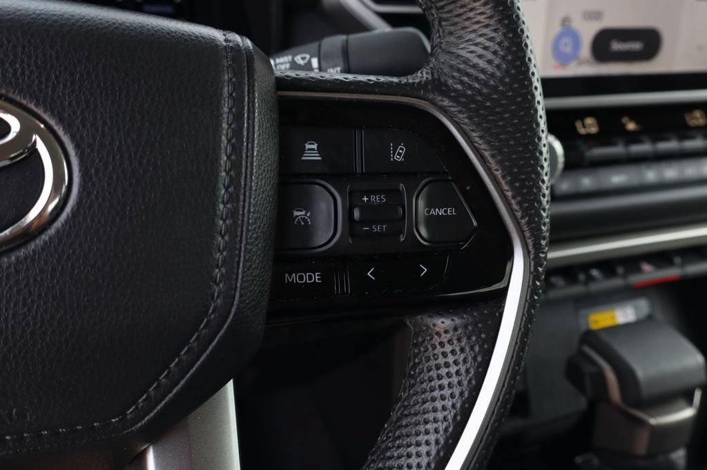Used 2024 Toyota Tundra Limited AWD/4WD image 28