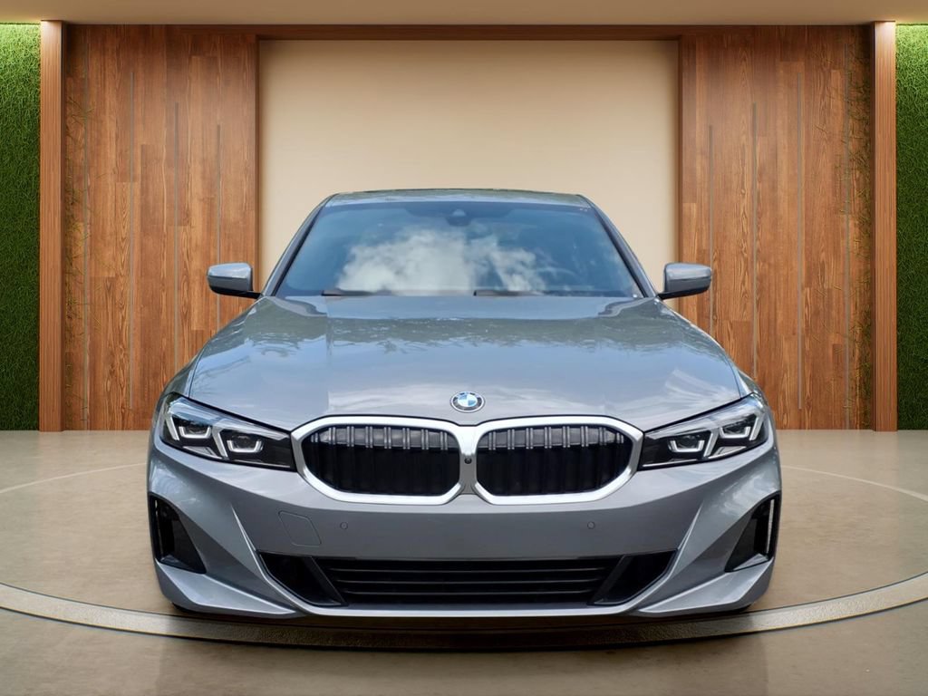 Used 2025 BMW 330i Sedan RWD image 2