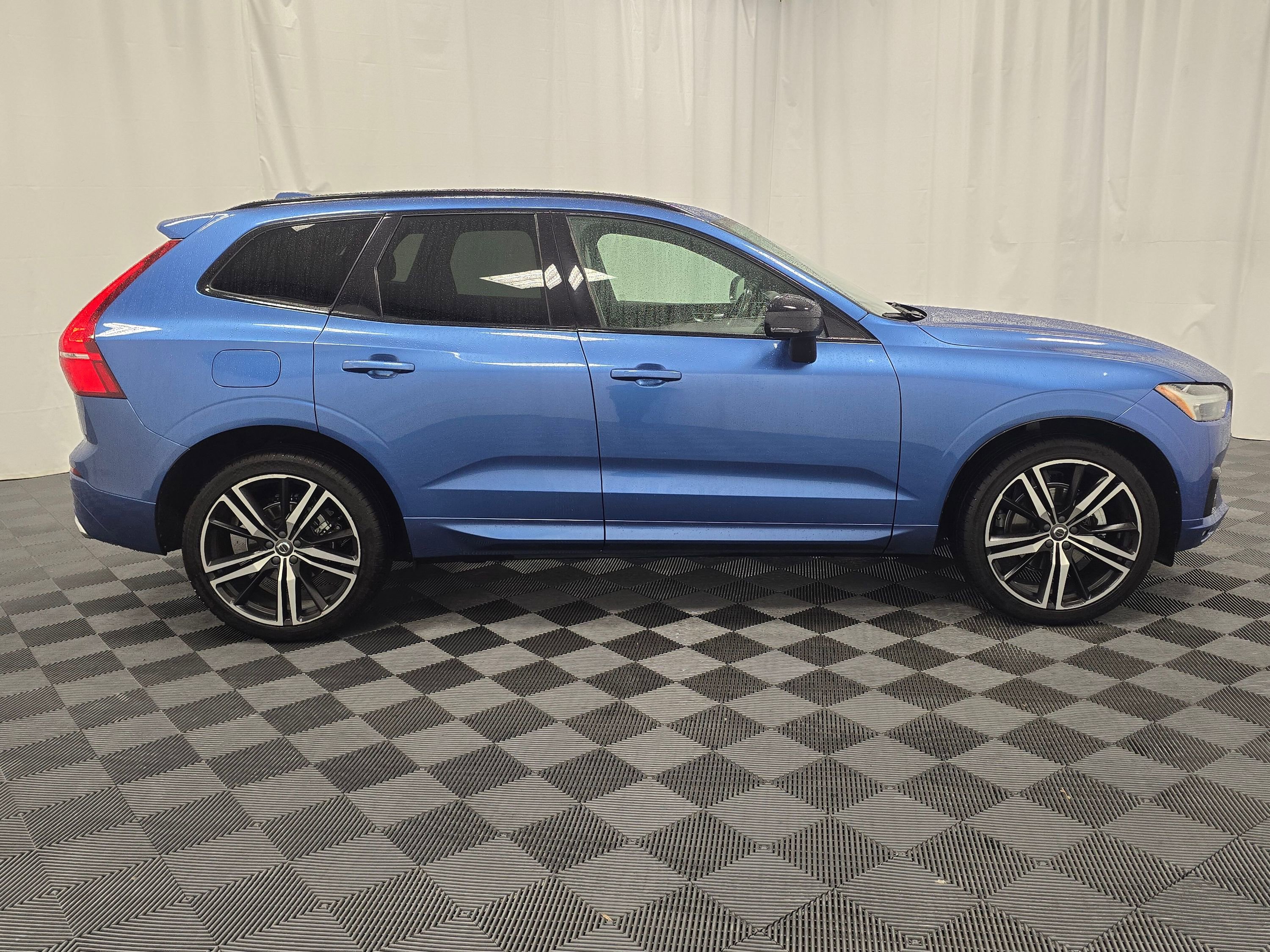 Used 2021 Volvo XC60 T5 R-Design w/ Protection Package Premier image 7