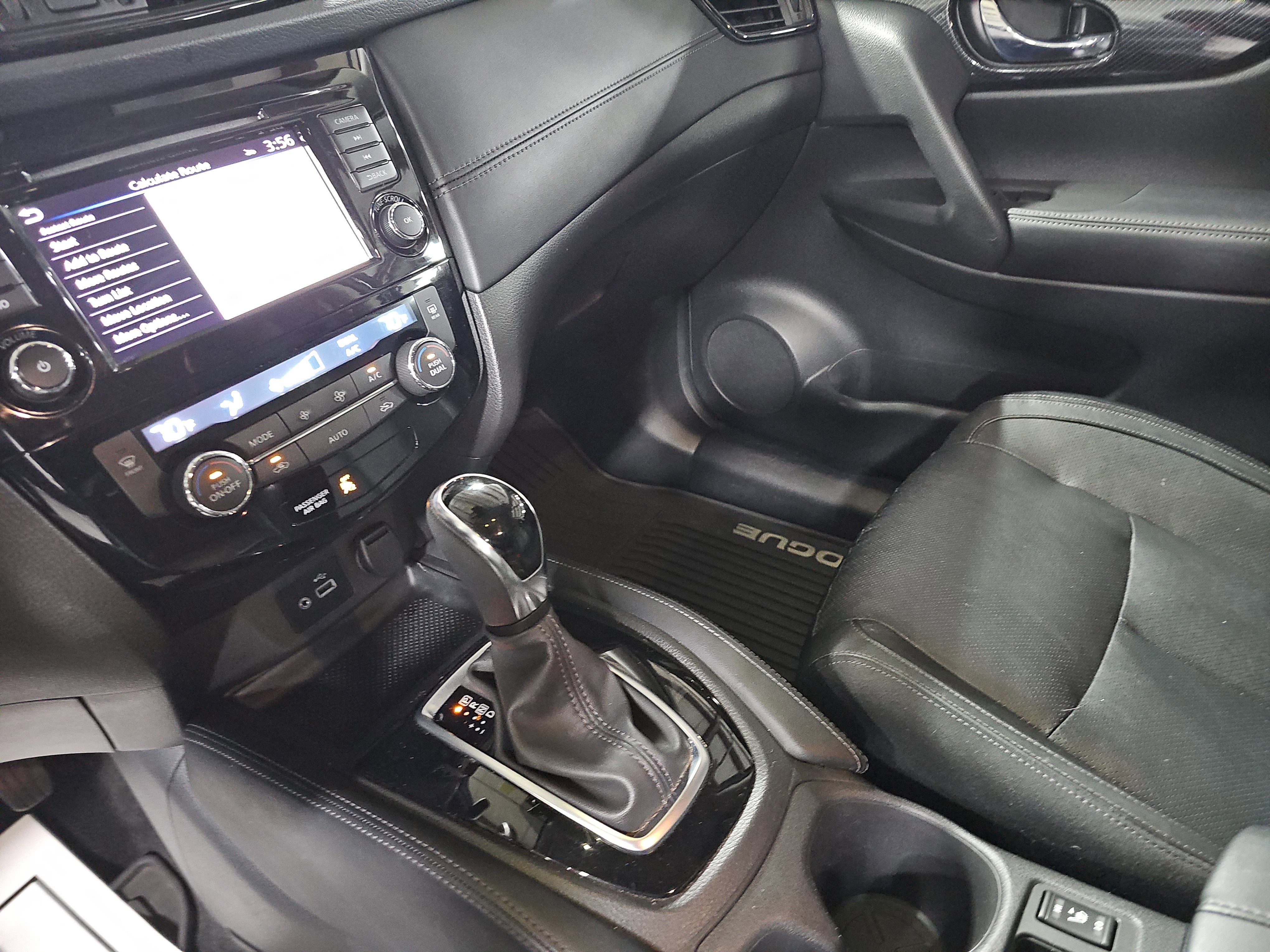Used 2018 Nissan Rogue SL FWD image 25