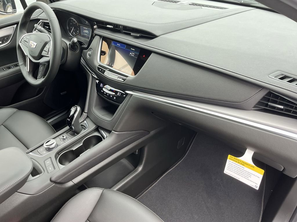 New 2026 Cadillac XT5 Luxury w/ LPO, ONYX Package image 21