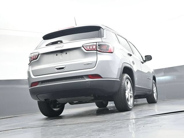 Used 2023 Jeep Compass Latitude w/ Sun and Sound Group AWD/4WD image 32